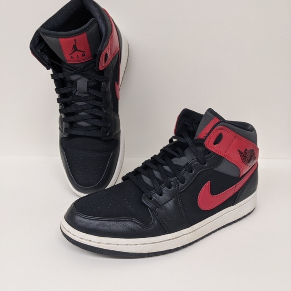 Air Jordan 1 ***accepting offers*** - Picture 2 of 7